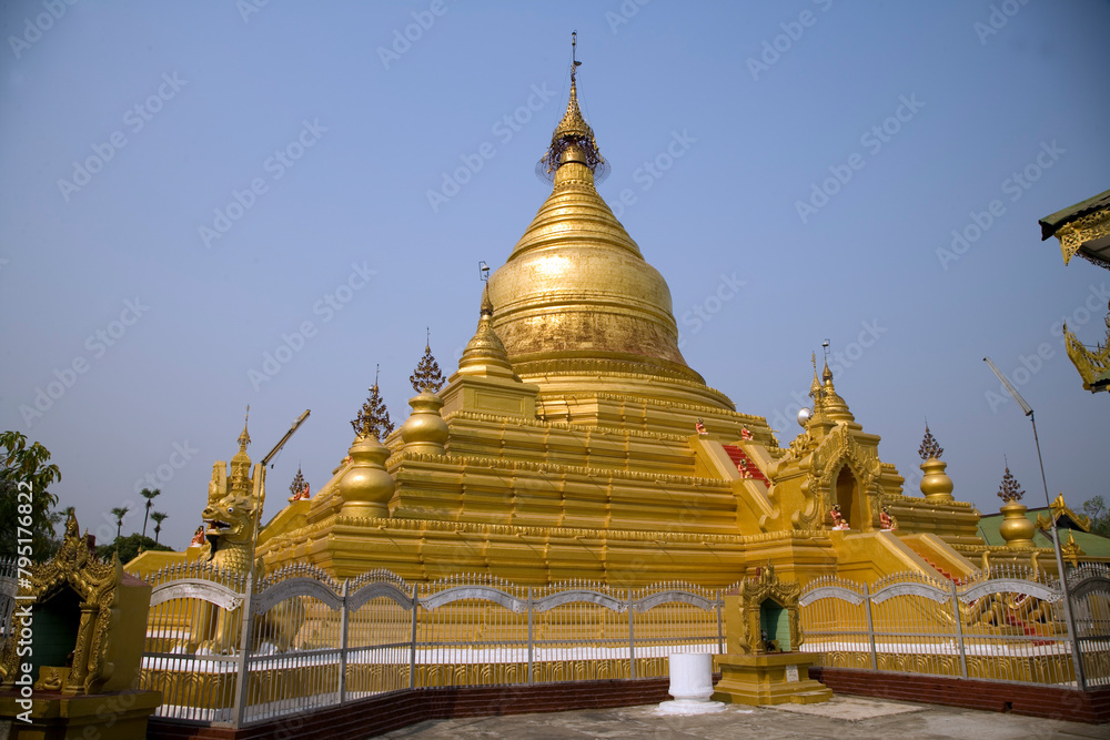 Fototapeta premium Myanmar Ava temples on a sunny spring day