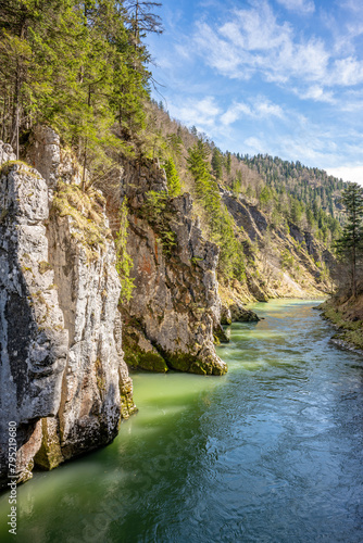 Blick von der Hängebrücke Kolbenstein auf die Tiroler Achen