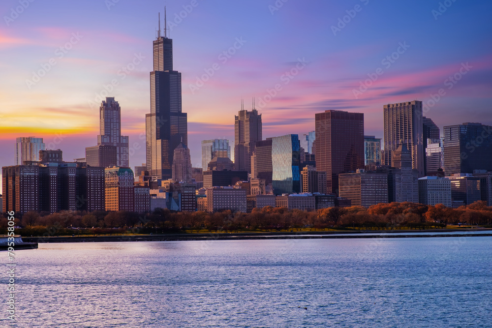 Fototapeta premium Chicago, Illinois, USA downtown city skyline on Lake Michigan at dawn.