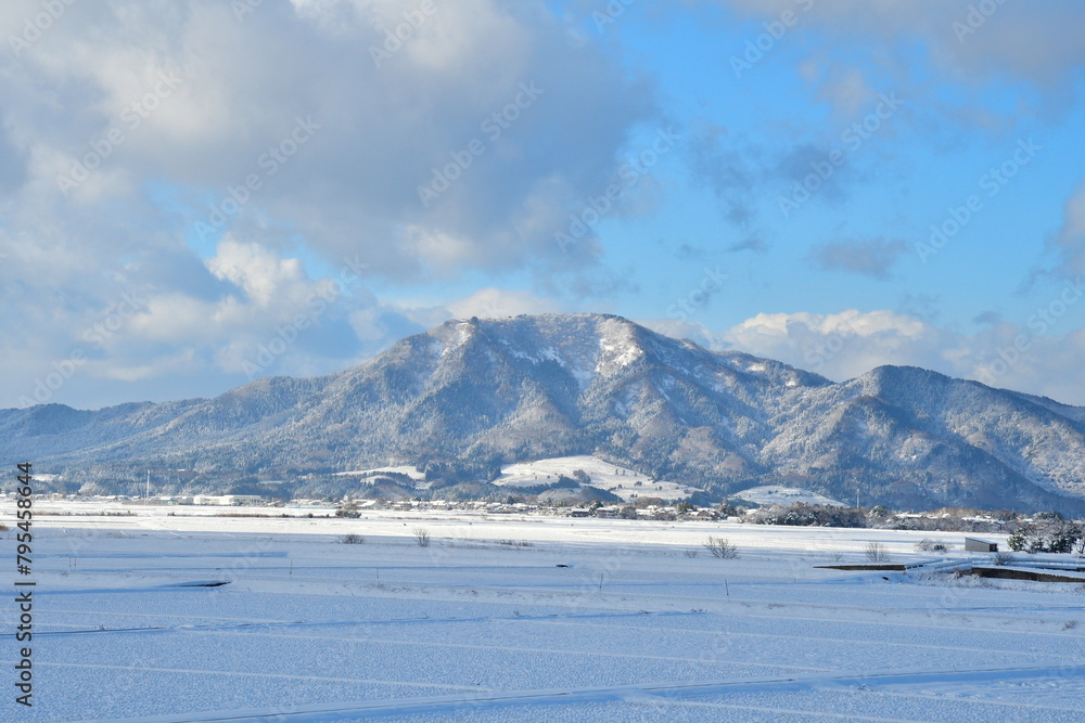 冬の角田山(新潟県) 冬の角田山(新潟県)