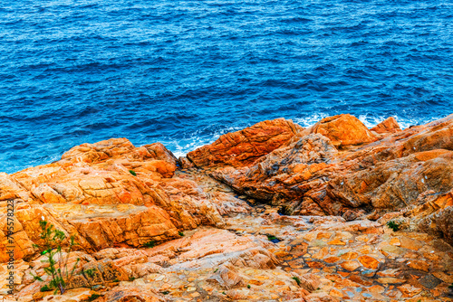 sea and rocks