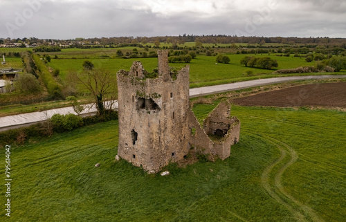 Tableau sur toile Wide aerial view of Srah Castle