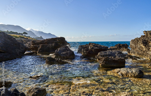 Rocky seashore in Sicily © PekkaLinna