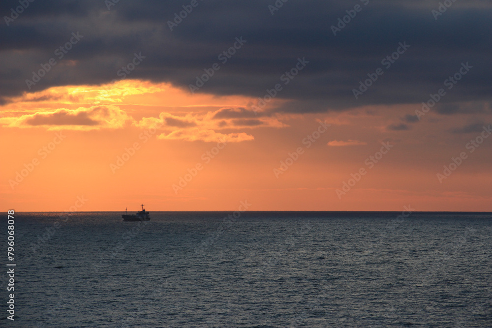 夕暮れの海
