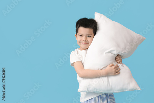Cute little Asian boy in pa...