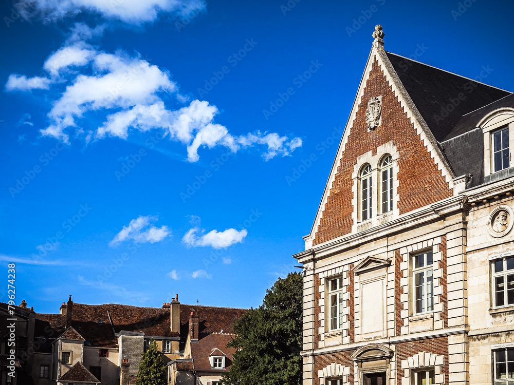 Cultural Heritage Explored: Discovering Auxerre's Timeless Street Scenes