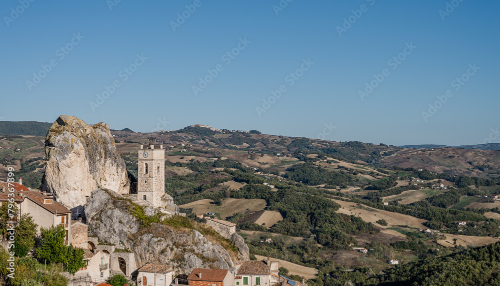 Obraz premium Pietracupa, Campobasso, Molise. Glimpses of autumn