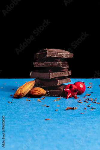 Chocolate composition. Czekoladowa kompozycja. Gorzka czekolada. Dark chocolate. © po.foto