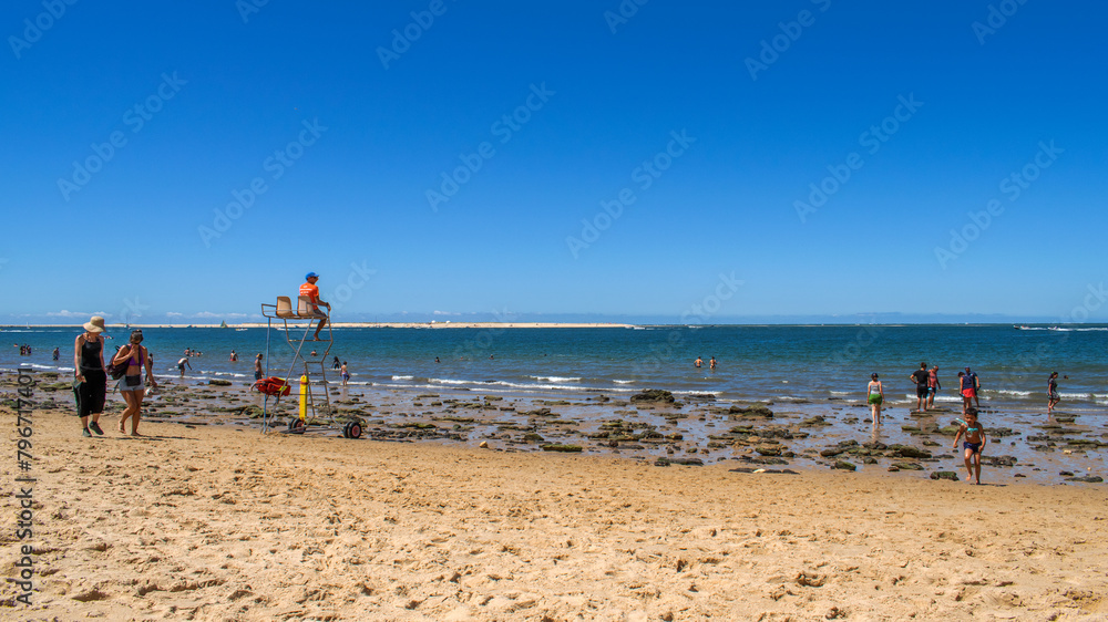 people walking on the beach, lifeguard, surveillance, sea, sky, waves, rescue, protection, swimmer