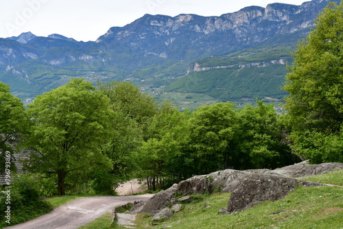 Schöne Landschaft auf Castelfeder in Südtirol 