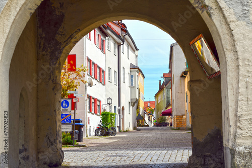 Blick durch das Espantor in die Altstadt von Isny im Allgäu (Baden-Württemberg) photo