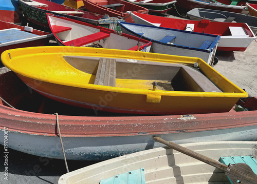 bunte Ruderboote auf La Gomera 