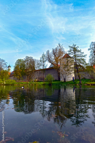 Wallpaper Mural Speicherturm und Stadtmauer von Isny im Allgäu (Baden-Württemberg) Torontodigital.ca