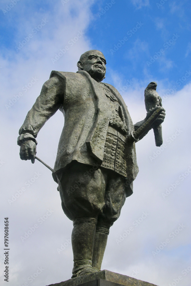 Fototapeta premium 徳川家康像・駿府城公園（静岡県・静岡市）