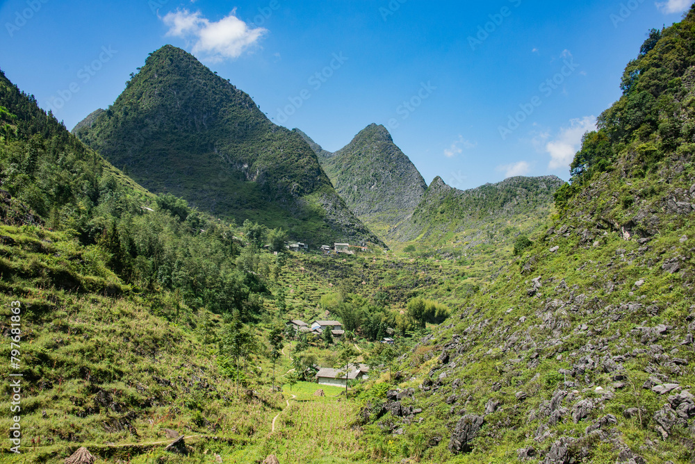 Fototapeta premium Trekking in the Dong Van Global Geopark, Ma Pi Leng, Ha Giang, Vietnam