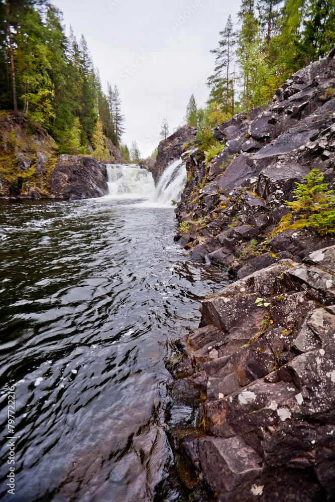 Obraz premium Kivach waterfall. Karelian autumn landscape, Russia.