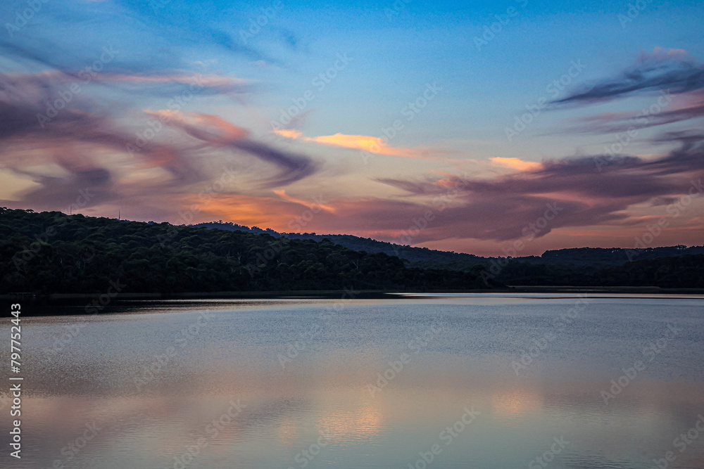 Obraz premium sunset over the lake