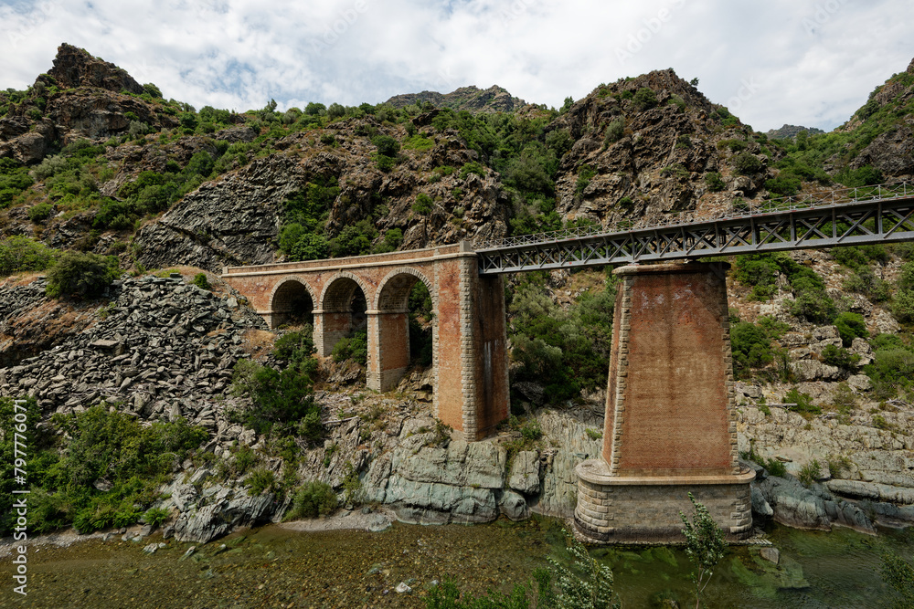 Korsika - Valle-di-Rostino - Eisenbahnviadukt