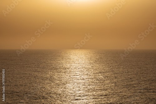 Beautiful photo of the sea - beautiful golden sun