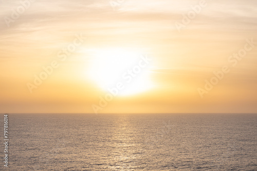 Fototapeta Naklejka Na Ścianę i Meble -  Beautiful photo of the sea - beautiful golden sun