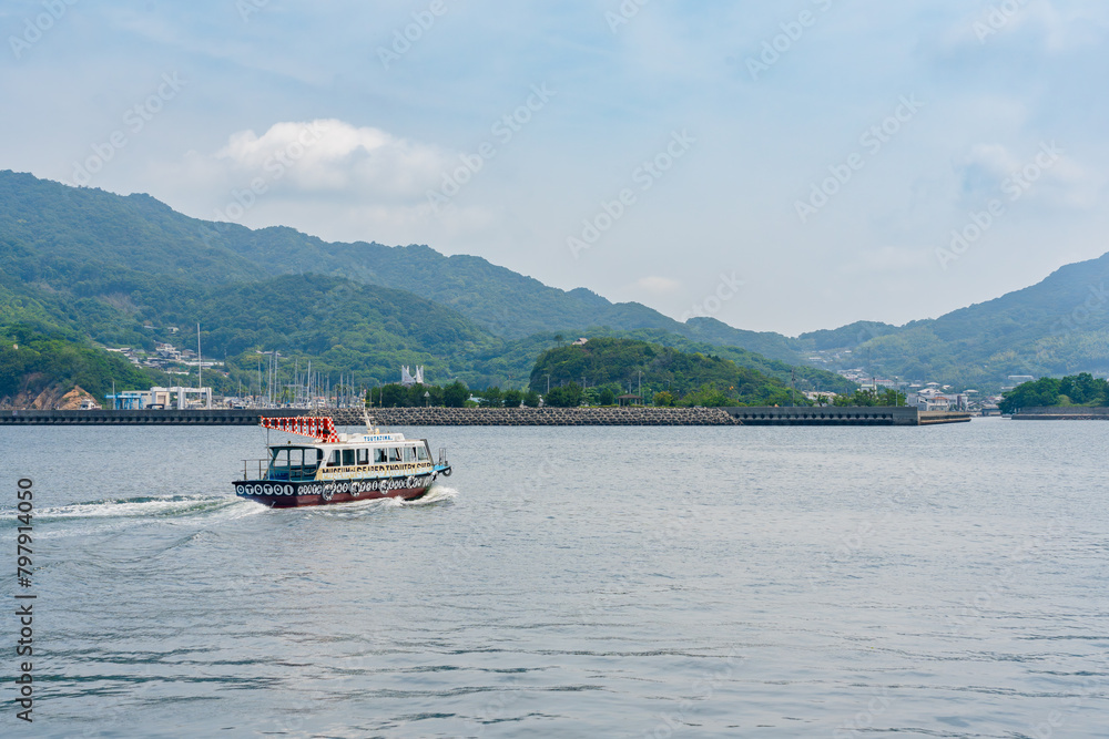 香川県三豊市仁尾町にある無人島の蔦島 香川県三豊市仁尾町にある無人島の蔦島