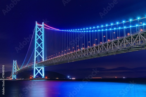 神戸市、明石海峡大橋のライトアップ