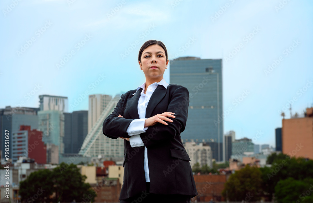 Empowering Success: The Victorious Latina Executive Empowering Success: The Victorious Latina Executive