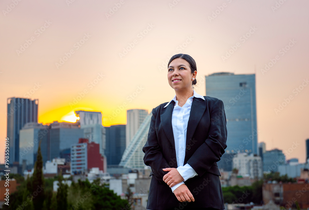 Empowering Success: The Victorious Latina Executive Empowering Success: The Victorious Latina Executive