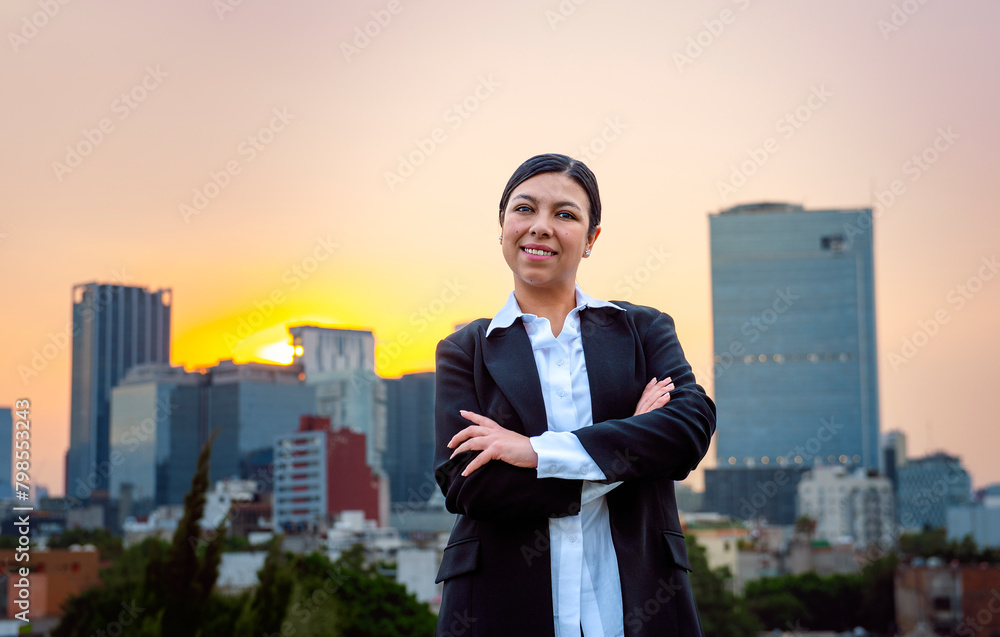 Empowering Success: The Victorious Latina Executive Empowering Success: The Victorious Latina Executive