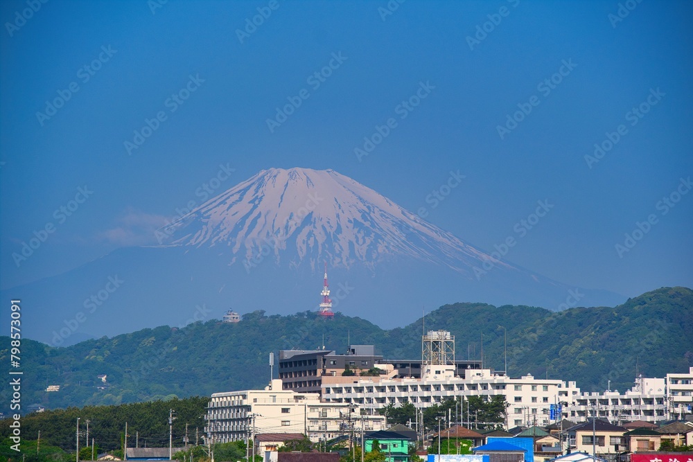 茅ヶ崎の柳島海岸から見る富士山