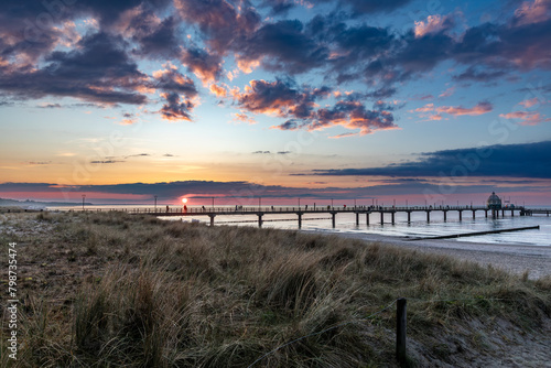 Zum Sonnenuntegang am Strand in Zingst an der Ostsee.