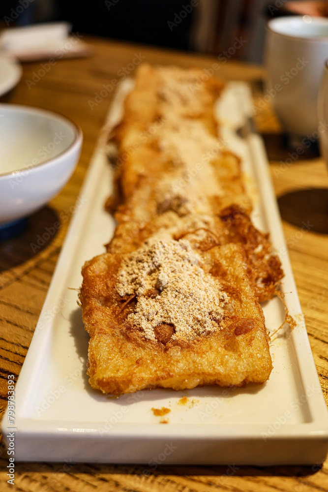 Typical Chinese dessert similar to torrijas but based on soy.