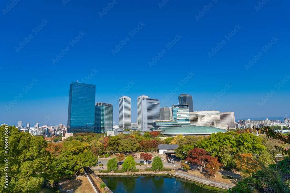 秋の大阪市　大阪城公園と大阪ビジネスパーク