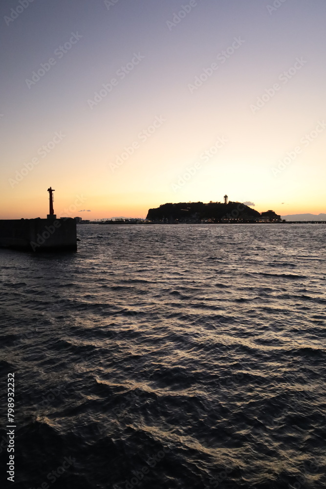 夕陽の江ノ島と周辺の風景 夕景 夕陽の江ノ島と周辺の風景 夕景
