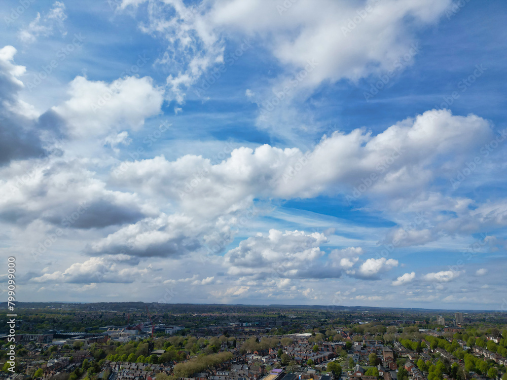 Obraz premium Beautiful Aerial View of Historical Central Nottingham City Along River Trent, England United Kingdom