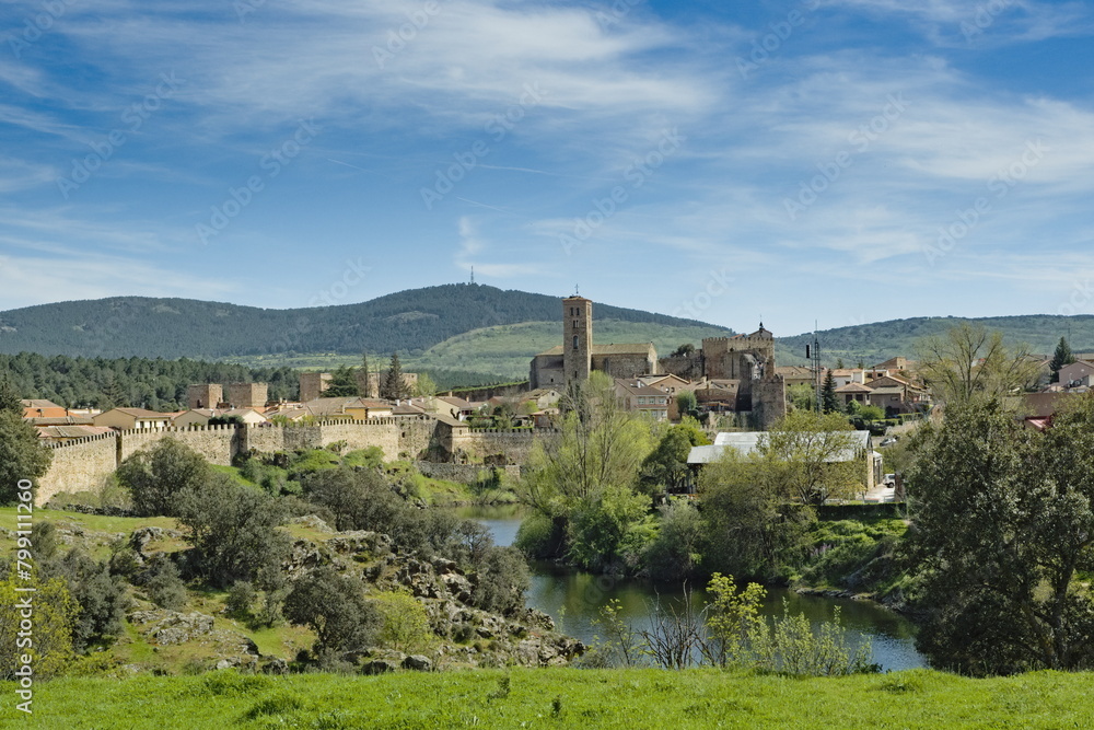 beautiful view of the town of buitrago de lozoya