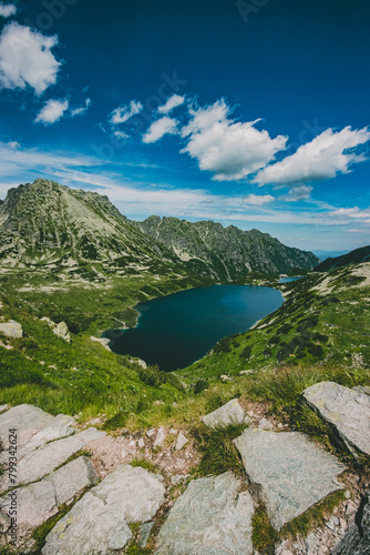 Wakacyjna górska wycieczka, po szlakach Tatrzańskiego Parku Narodowego w Polsce photo