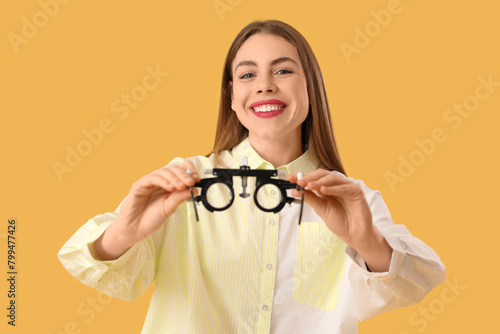 Young woman with trial fram...