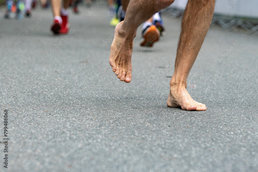 Obraz premium barefoot_runner