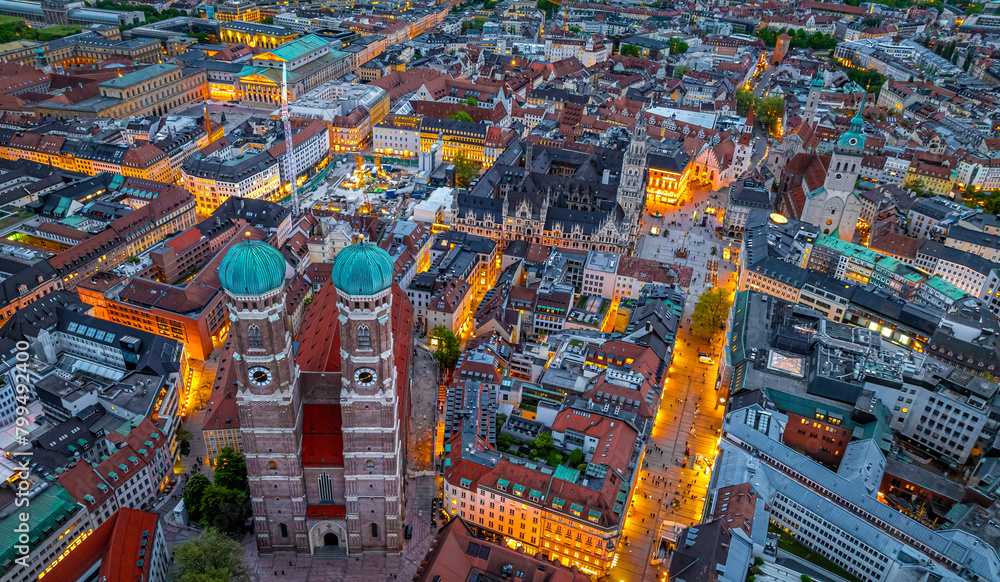 Obraz premium Aerial view of the Frauenkirche, a church in Munich, Bavaria, a symbol of the city