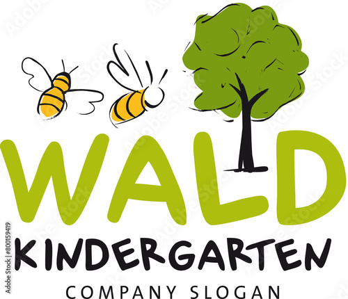 Waldkindergarten Logo mit Bienen und Baum, Kinder erleben Natur
