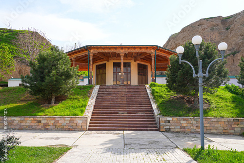 Wooden gazebo in the Khoja Doniyor (Saint Daniel) Park on the side of the Afrosiyab Hill in Samarkand, Uzbekistan © Alexandre ROSA