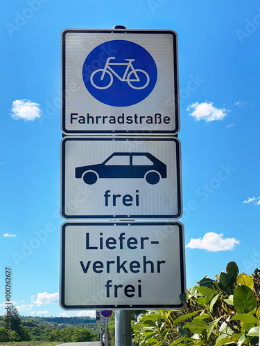 Schild Fahrradstraße, Auto und Lieferverkehr frei © Jürgen Fälchle