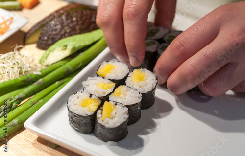 Sushi Maki de mango photo