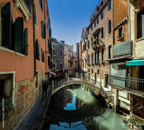 Ponte dei Pignoli sur le Rio dei Bareteri, Venise, Italie