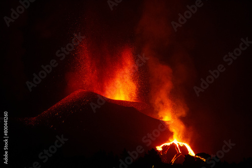 Erupción del volcán Cumbre Vieja en La Palma el 17 de octubre de 2021.  photo