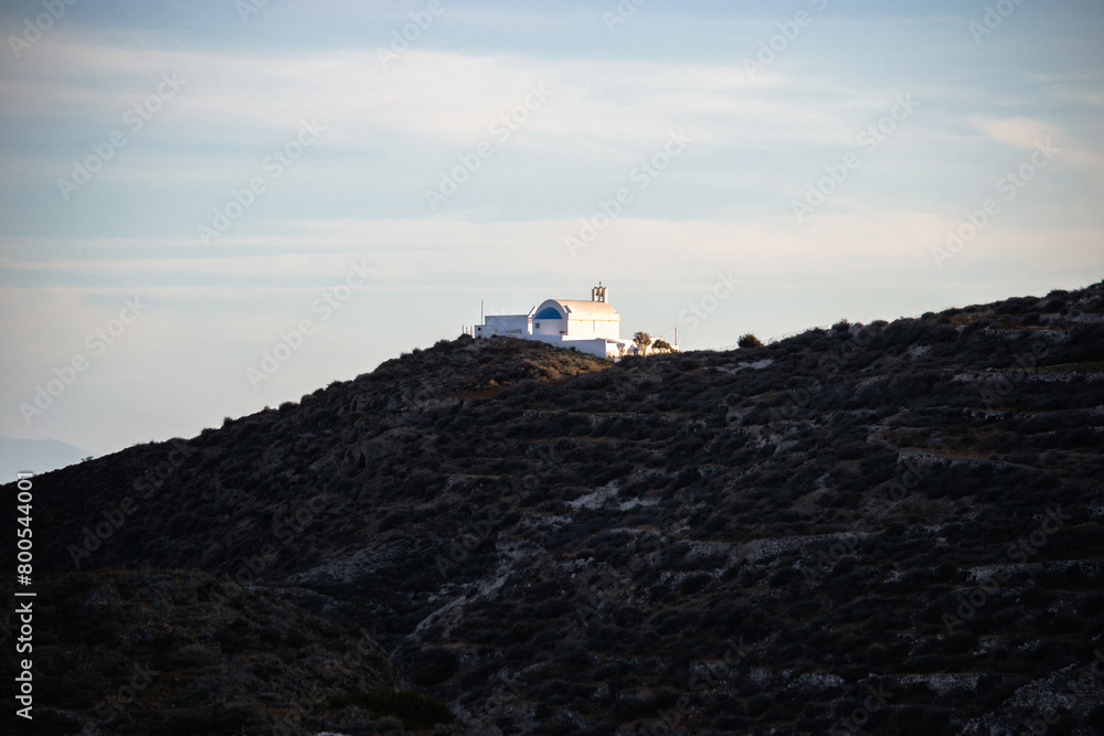 Promenade dans le village de Akrotiri, sur l'ile de Santorin en Grèce, durant le mois d'avril Promenade dans le village de Akrotiri, sur l'ile de Santorin en Grèce, durant le mois d'avril