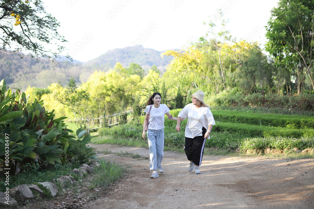 Fototapeta premium group girl friend travel in natural park