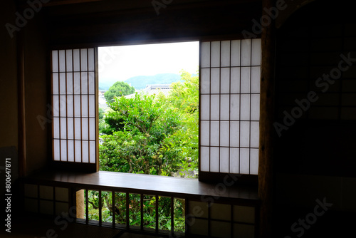 茶室の窓から風景