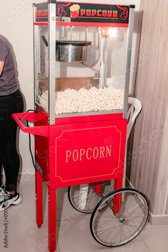 full view of automatic popcorn machine